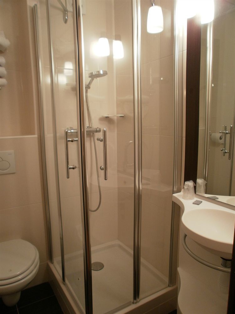 Hotel Inn Design Resto Novo อาล็องซง ภายนอก รูปภาพ