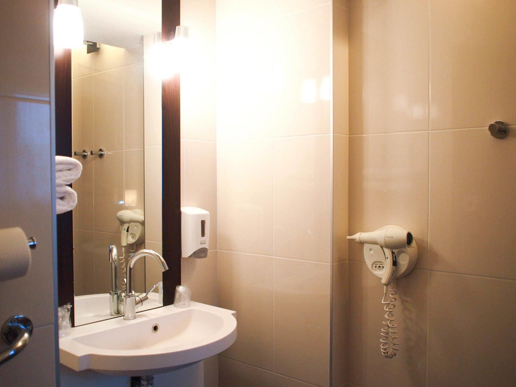 Hotel Inn Design Resto Novo อาล็องซง ภายนอก รูปภาพ
