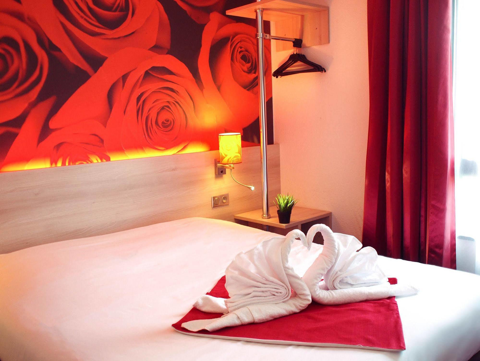 Hotel Inn Design Resto Novo อาล็องซง ภายนอก รูปภาพ